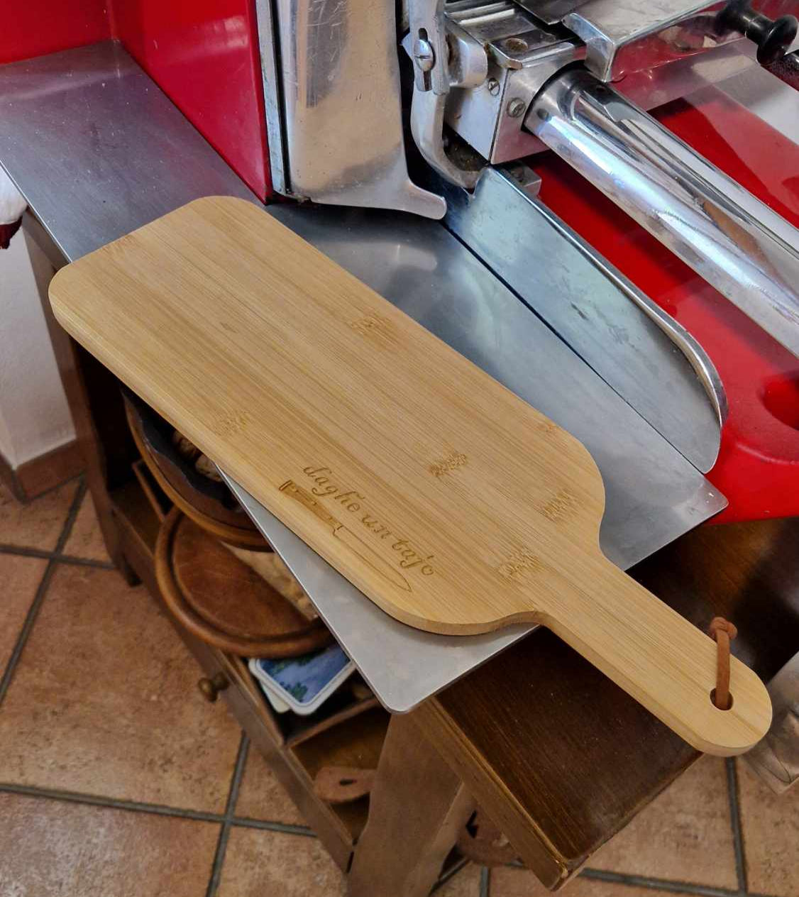 Tagliere legno DAGHE UN TAIO