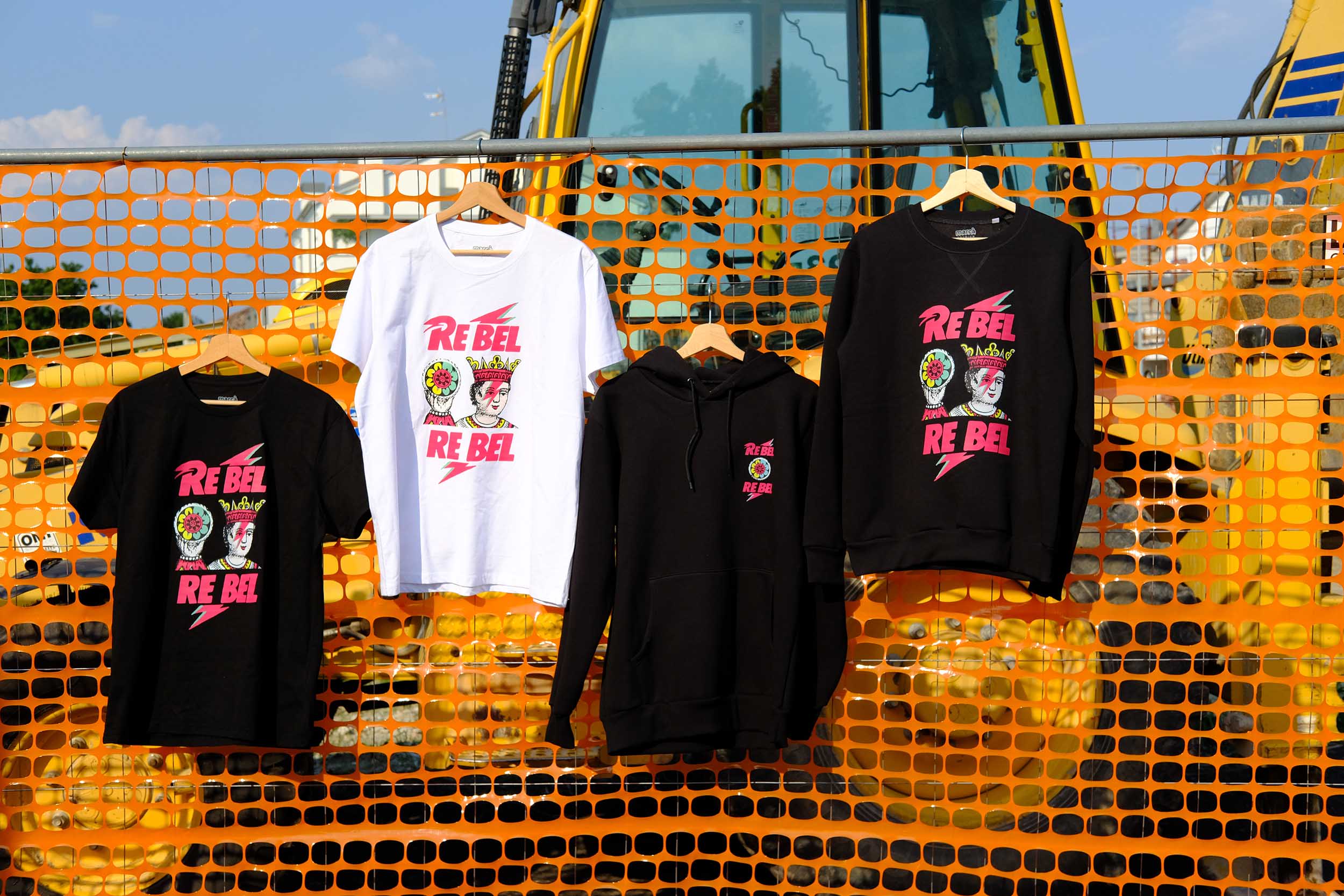 T-Shirt Nera V per VECIA DE SPADE
