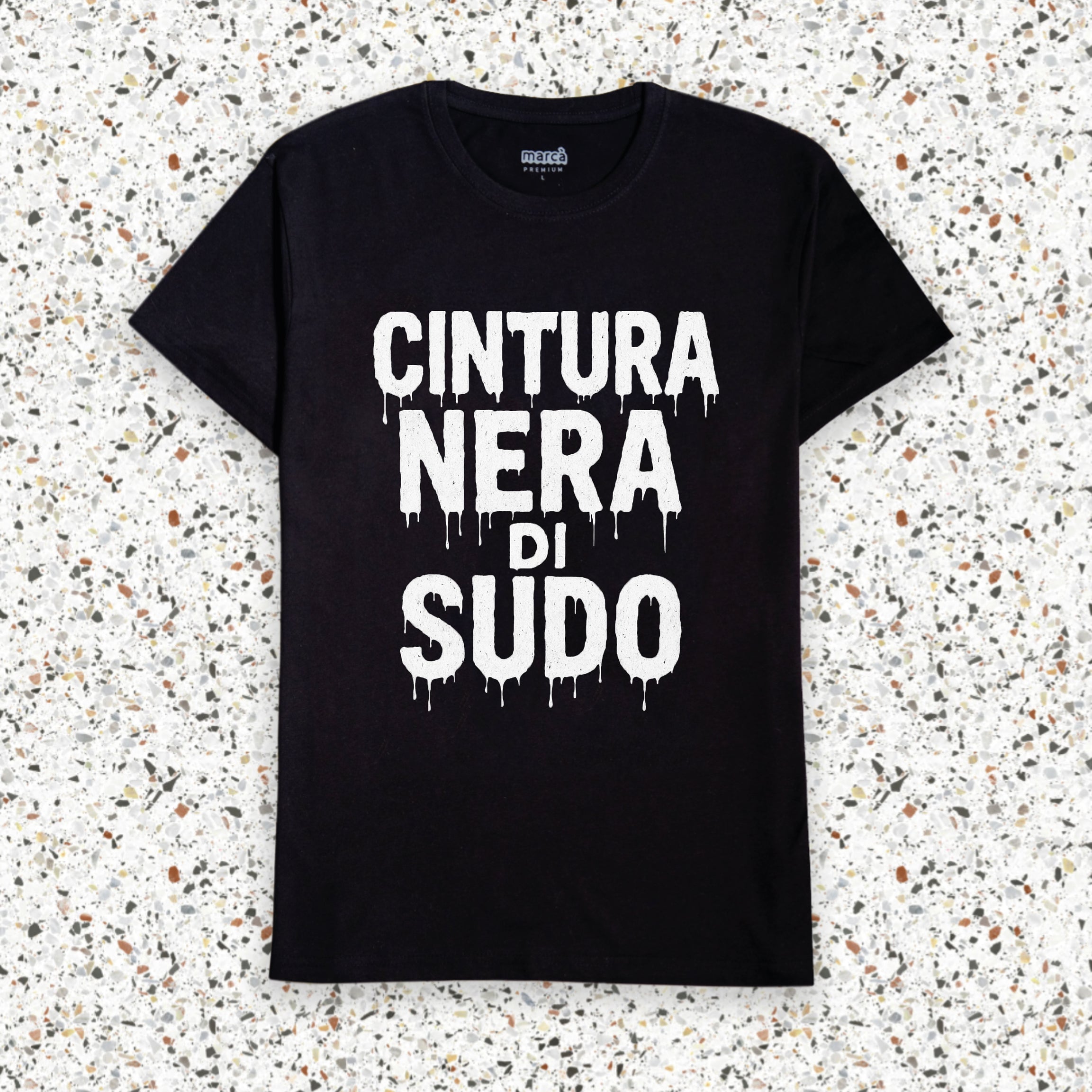 T-Shirt Nera Premium Cintura Nera di Sudo
