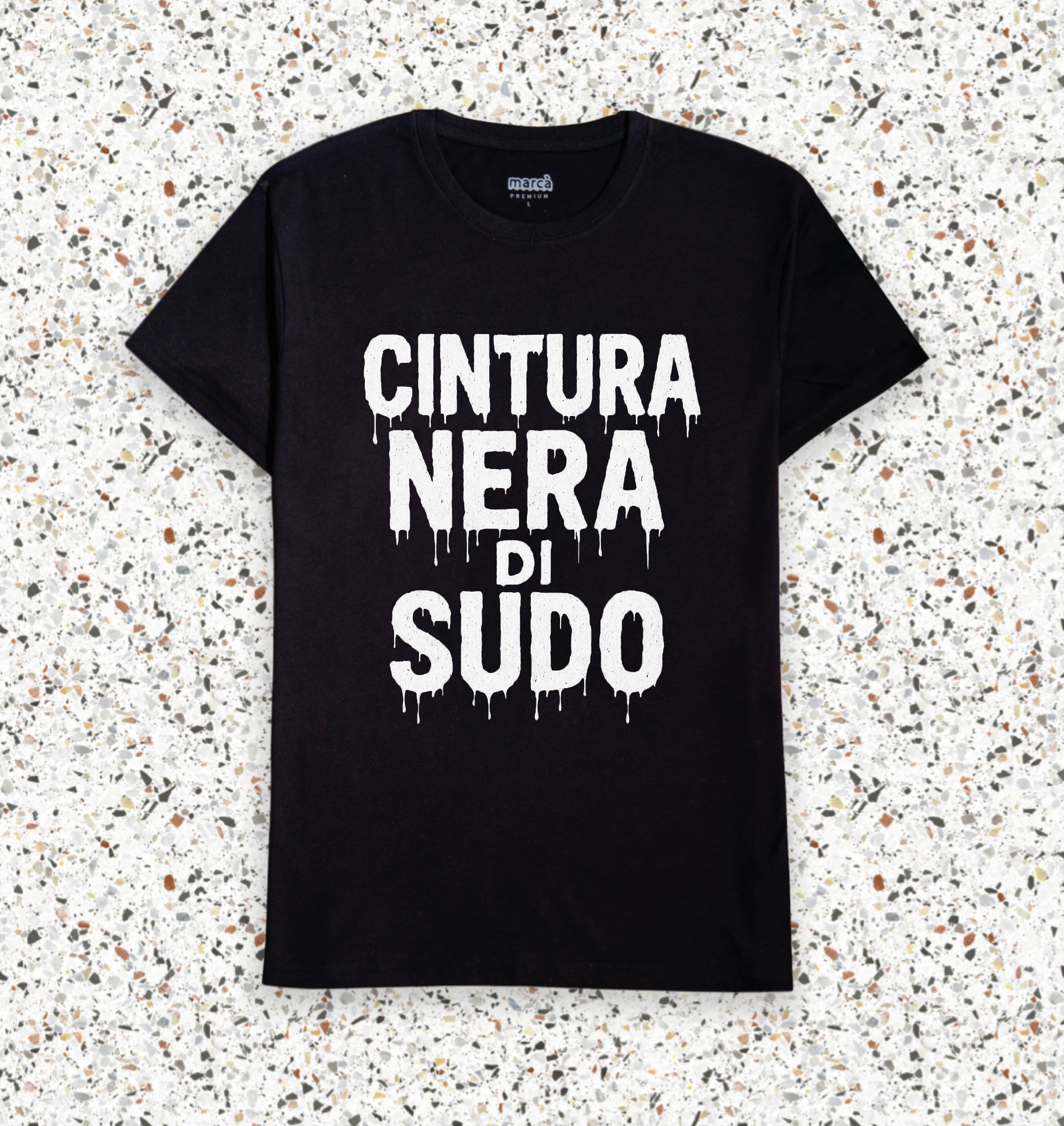 T-Shirt Nera Premium Cintura Nera di Sudo