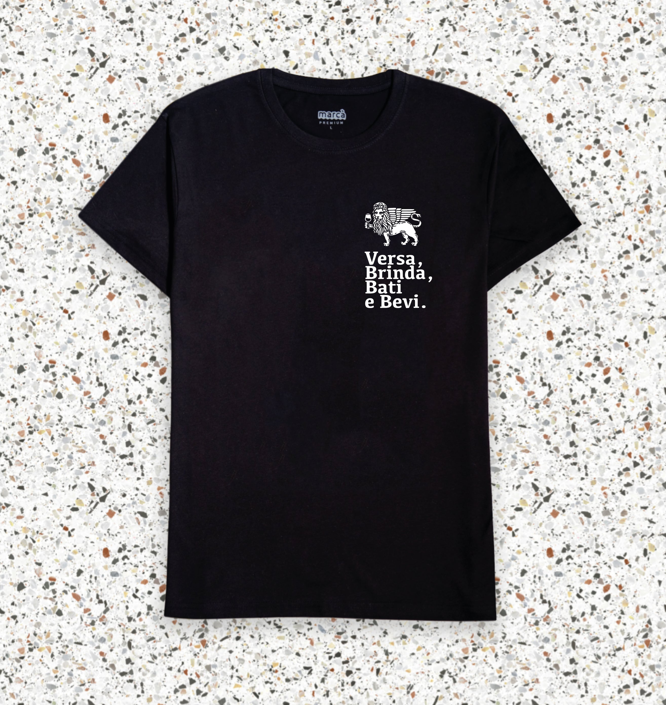 T-Shirt Nera Premium Versa logo piccolo