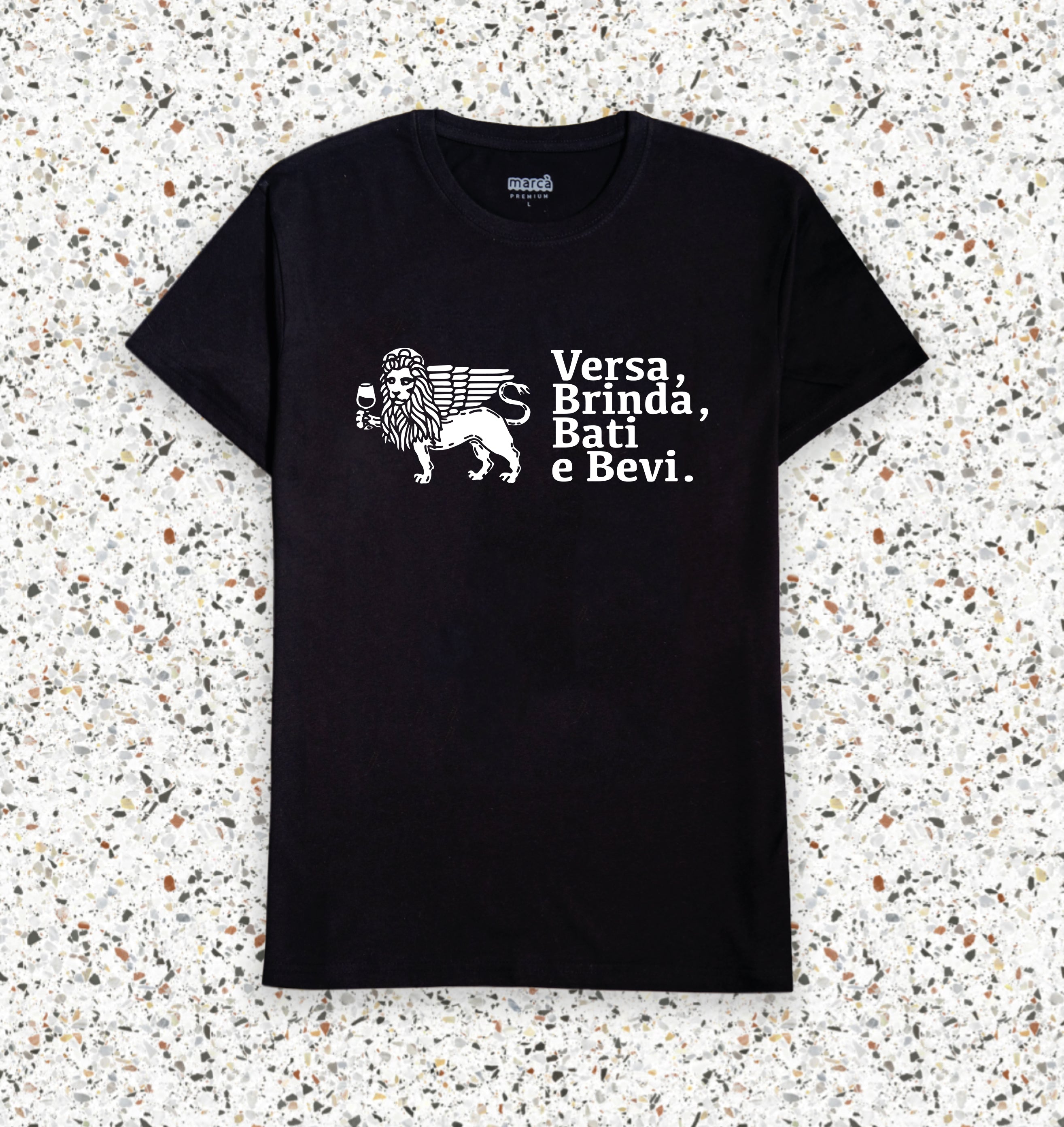 T-Shirt Nera Premium Versa logo grande